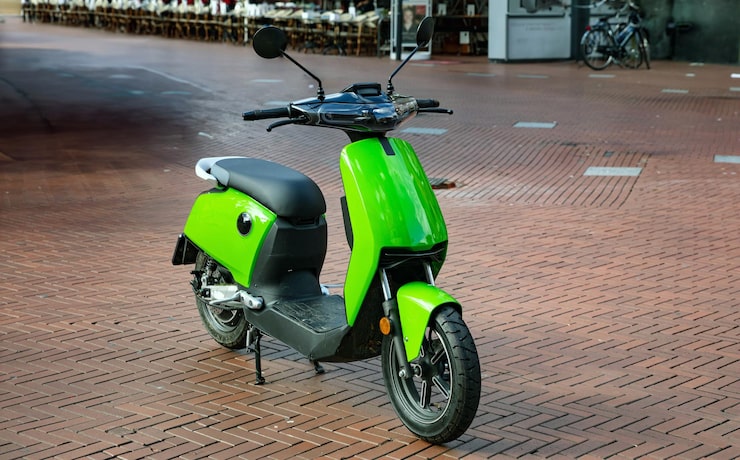 Cheapest long range electric motorcycle options featuring the Super Soco Hunter for urban commuting.